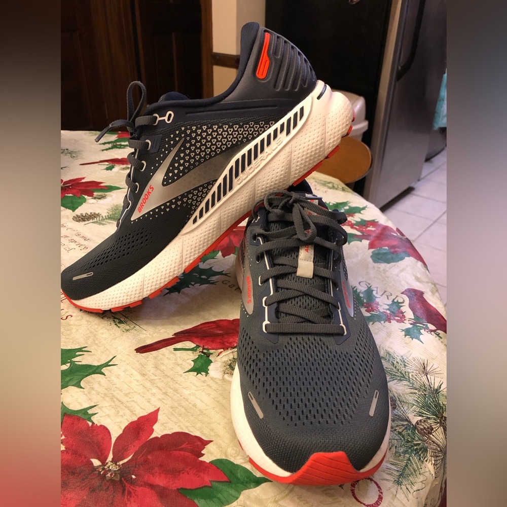 Men’s Brooks Adrenaline GTS 22